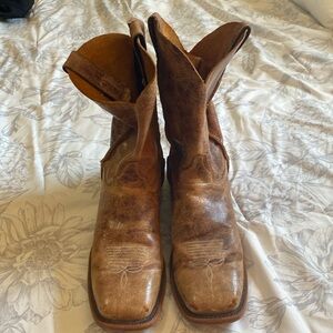 Men’s distressed leather cowboy boots size 10